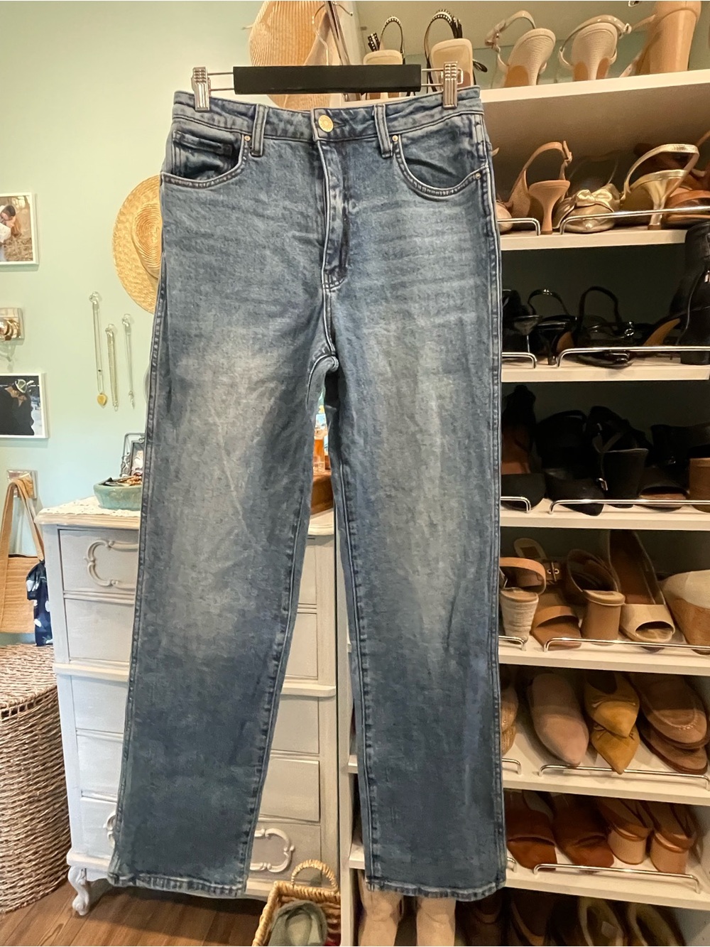 High-Rise Wide Straight Women's Jeans in Medium Blue Wash